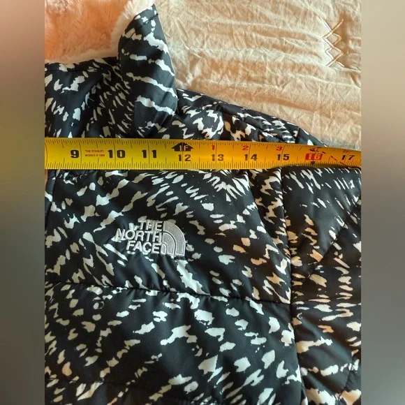 The North Face Girls Reversible Winter Jacket size XL - Picture 7 of 13